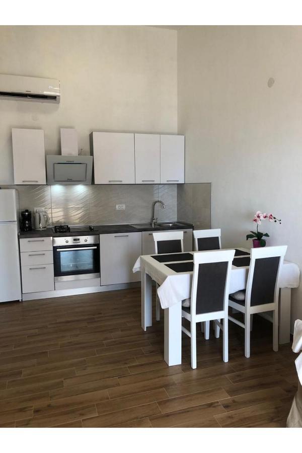 Beach Front Paradise Apartment Sukosan Exterior photo